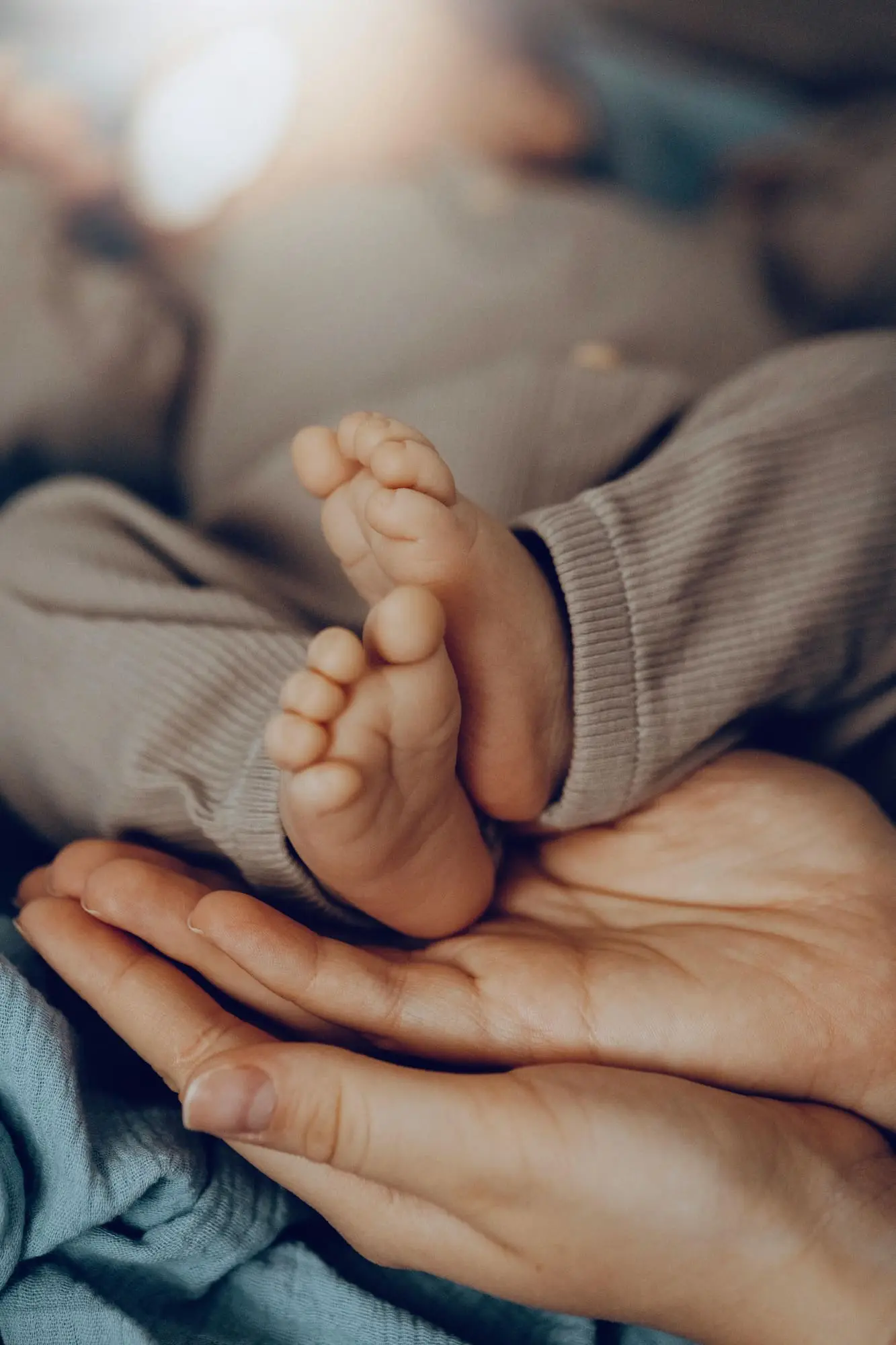 New Parent Gift Guide: The Most Useful and Heartfelt Ideas for First-Time Parents