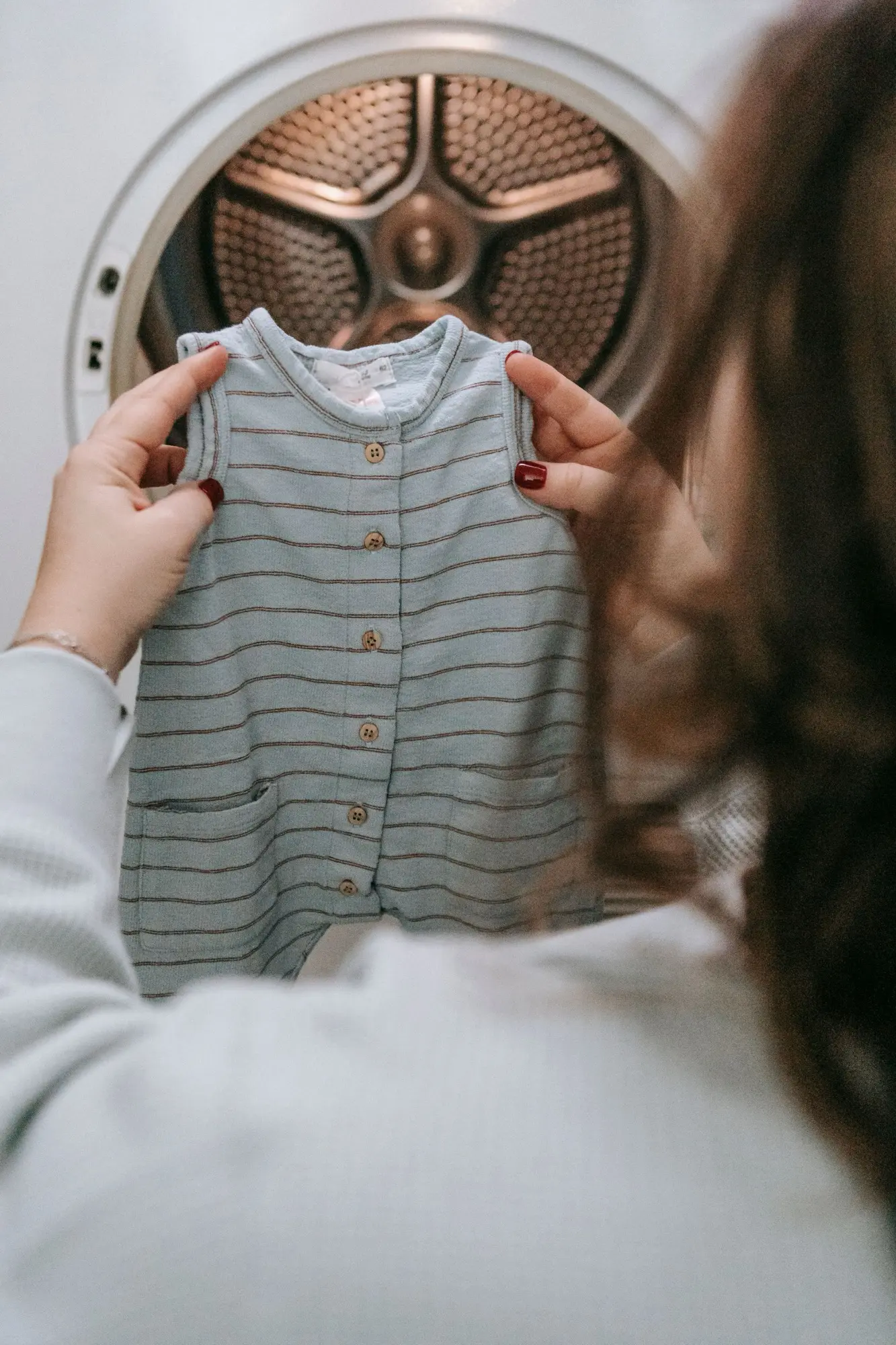 How to Get Sunscreen Stains Out of Clothes: 10 Easy Methods That Actually Work